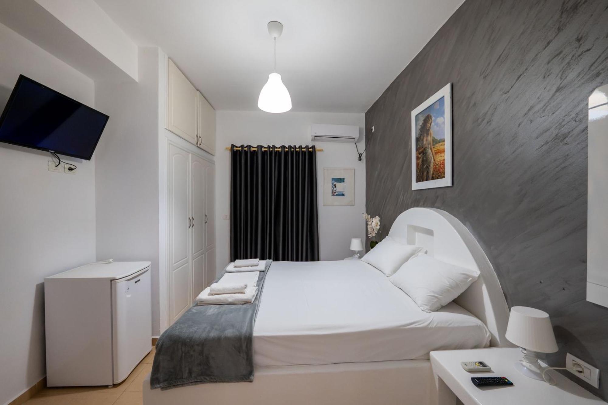 Two Mermaids Hotel 3*